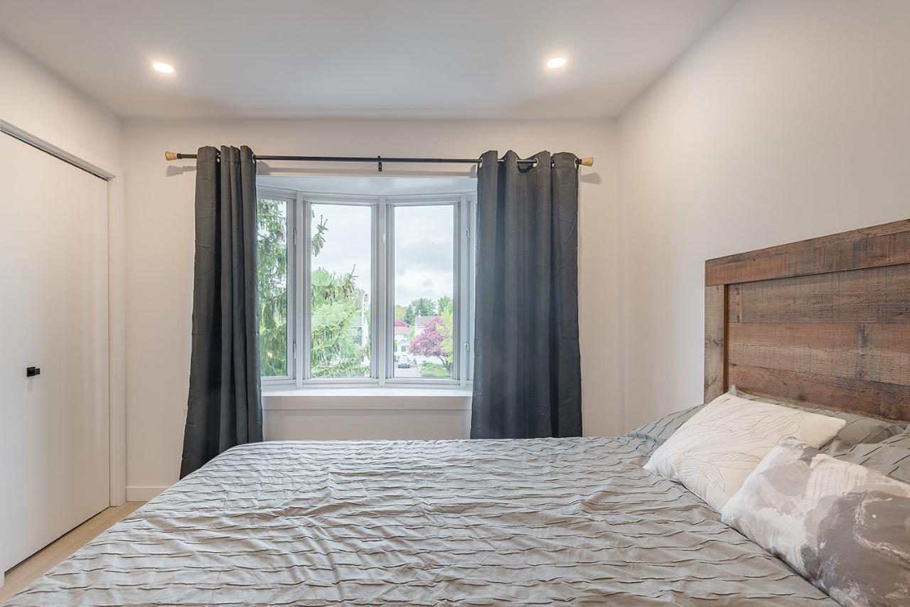 Free Parking Prime Location New Modern Condo Brossard Bagian luar foto